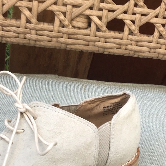 EUC SHELLYS LONDON Mix Leather Lace Up Oxford Shoes Low Heels Soft Beige Color - Picture 9 of 11